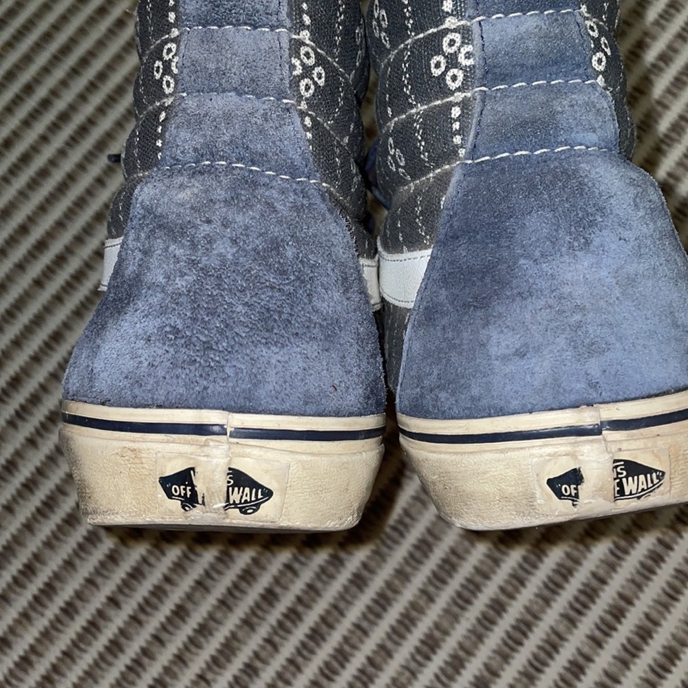 Custom Vans - Picture 3 of 3